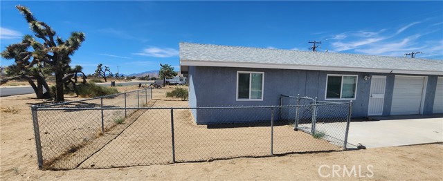 6474 Camarilla Avenue, Yucca Valley CA: https://media.crmls.org/medias/f29f11a1-98c5-4052-9234-e01cc9648894.jpg