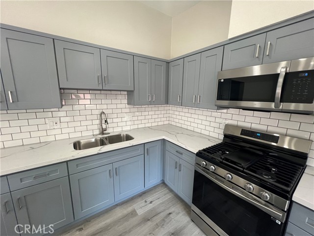 Detail Gallery Image 1 of 28 For 1517 S Diamond, Santa Ana,  CA 92704 - 2 Beds | 1 Baths