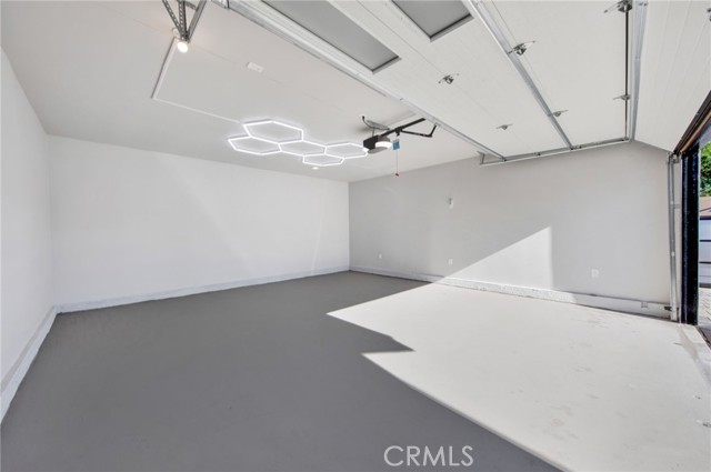 14625 Runnymede Street, Van Nuys CA: https://media.crmls.org/medias/f29fc1f3-7ac3-4256-995a-32716c6de17c.jpg