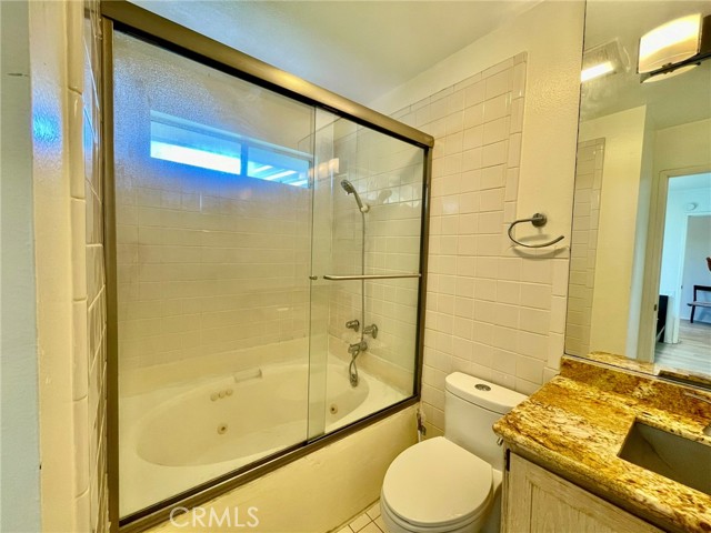Detail Gallery Image 14 of 22 For 10960 Ashton #403,  Los Angeles,  CA 90024 - 2 Beds | 2 Baths