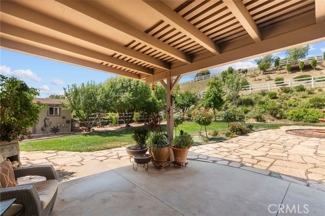 30444 Hidden Valley Court, Castaic CA: https://media.crmls.org/medias/f2a052e0-c7f7-4f33-a254-a884214f47dc.jpg