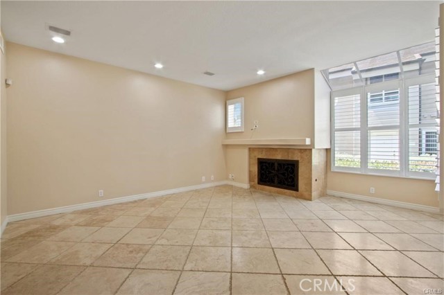 Detail Gallery Image 4 of 14 For 118 Baycrest Ct, Newport Beach,  CA 92660 - 3 Beds | 3 Baths