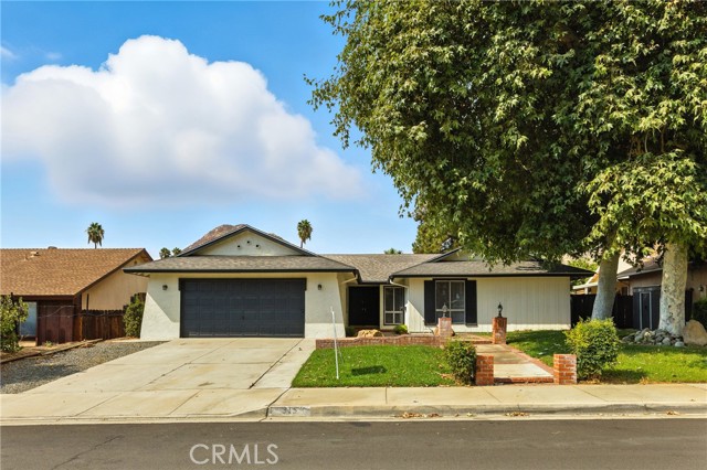 Detail Gallery Image 2 of 59 For 315 Maravilla Dr, Riverside,  CA 92507 - 5 Beds | 2 Baths