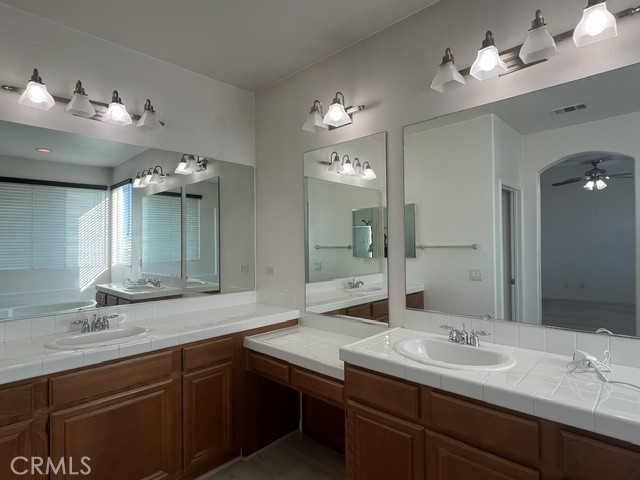 Detail Gallery Image 22 of 32 For 4111 Vahan Ct, Lancaster,  CA 93536 - 5 Beds | 3 Baths