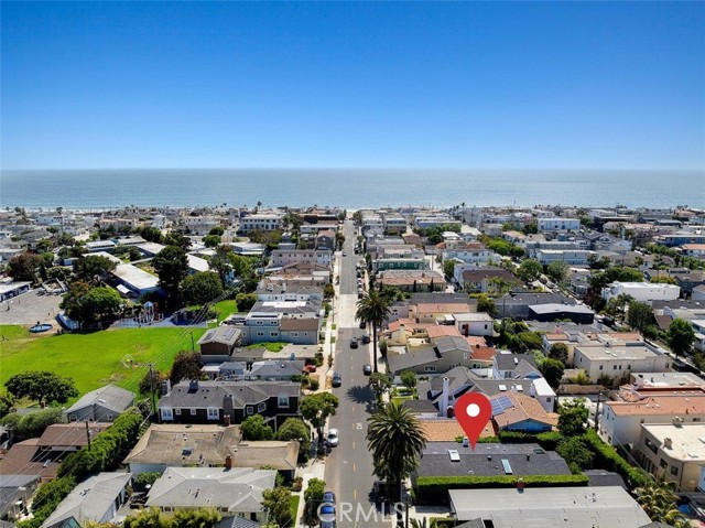 541 1st Street, Manhattan Beach CA: https://media.crmls.org/medias/f2a2d970-9a73-4c21-9a72-06d75aa47162.jpg