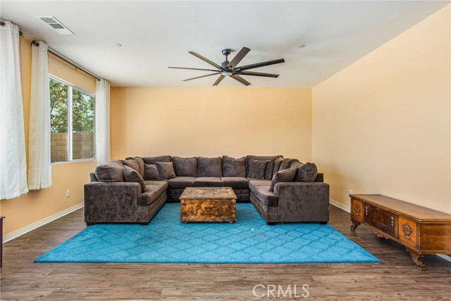 11294 Chappell Way, Beaumont CA: https://media.crmls.org/medias/f2a34135-5698-44db-8111-2aebe31c5dd4.jpg