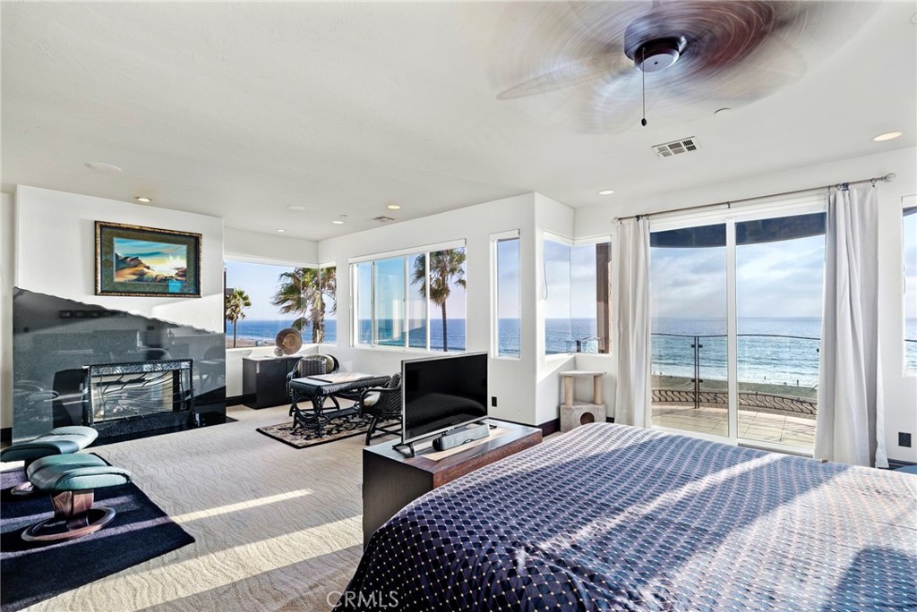 4308 The Strand