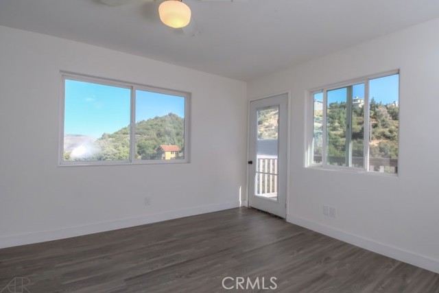 3305 Oakwood Drive, Julian CA: https://media.crmls.org/medias/f2a3fe71-c2b8-49cd-a702-8074e2f9cd6c.jpg
