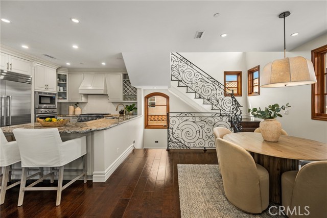 Detail Gallery Image 3 of 40 For 604 1/2 Marigold Ave #B,  Corona Del Mar,  CA 92625 - 3 Beds | 3 Baths