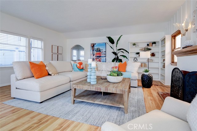 533 13th Street, Manhattan Beach, California 90266, 2 Bedrooms Bedrooms, ,1 BathroomBathrooms,Residential,Sold,13th,SB23018975