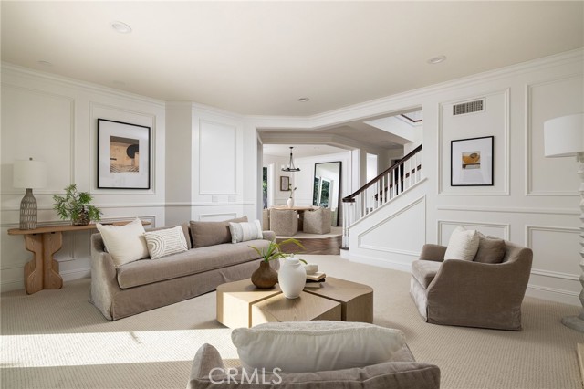 Detail Gallery Image 6 of 38 For 30 Long Bay, Newport Beach,  CA 92660 - 4 Beds | 3/1 Baths
