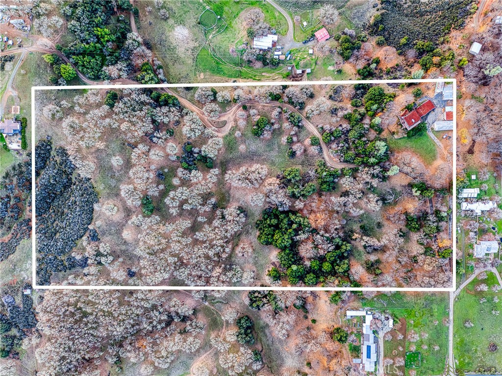 https://media.crmls.org/medias/f2a45077-75aa-4873-b8cf-ece1f269027f.jpg?preset=X-Large