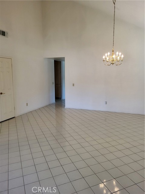 40132 ZAMURA Court, Murrieta CA: https://media.crmls.org/medias/f2a4a0db-5a49-48db-8bd5-c36c737d495b.jpg