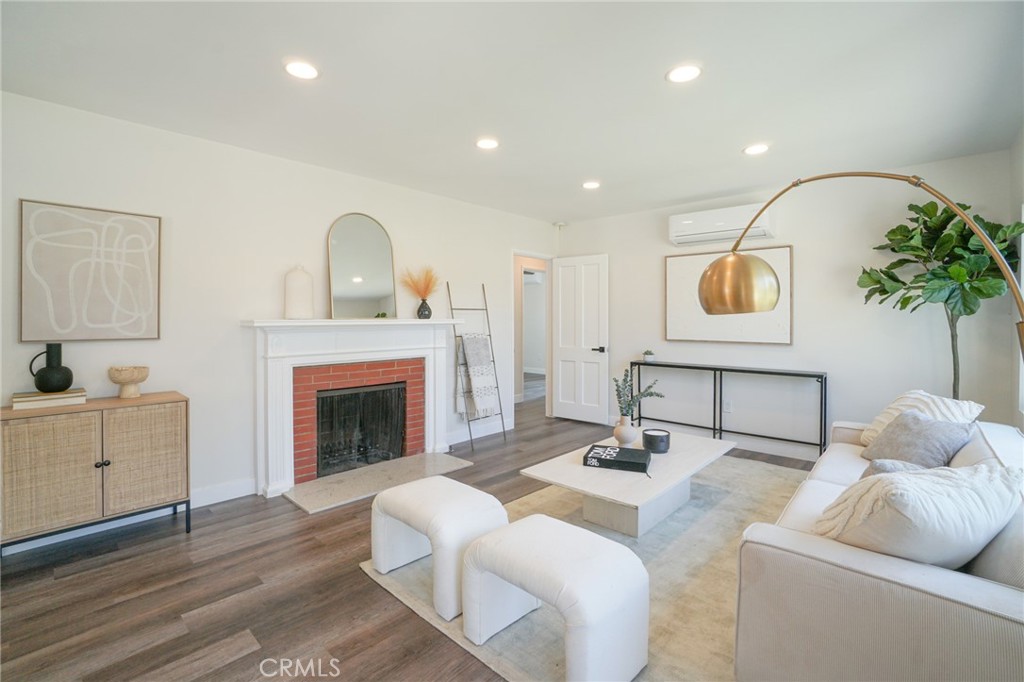 17118 Keswick Street, Lake Balboa, CA 91406