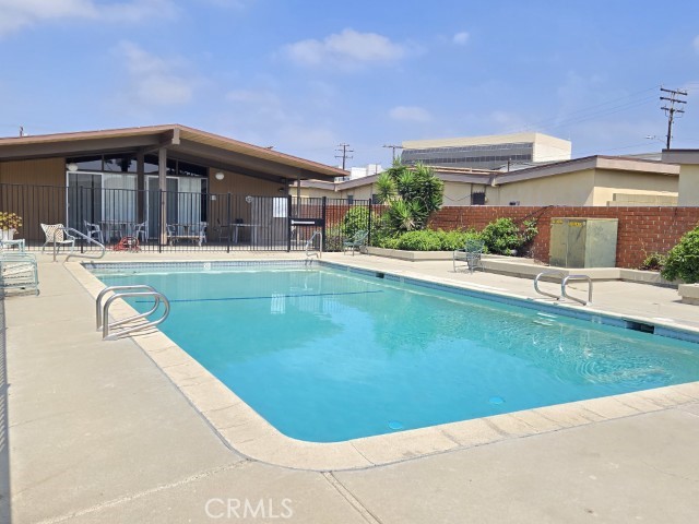 6 Merit Park Drive, Gardena CA: https://media.crmls.org/medias/f2a56b80-78a9-44ba-9c93-a1e5f20749cc.jpg