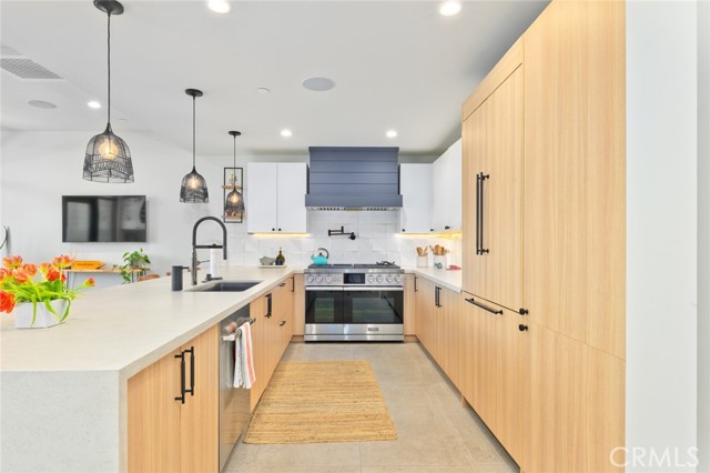 Detail Gallery Image 3 of 26 For 502 E Balboa Bld, Newport Beach,  CA 92661 - 3 Beds | 2 Baths