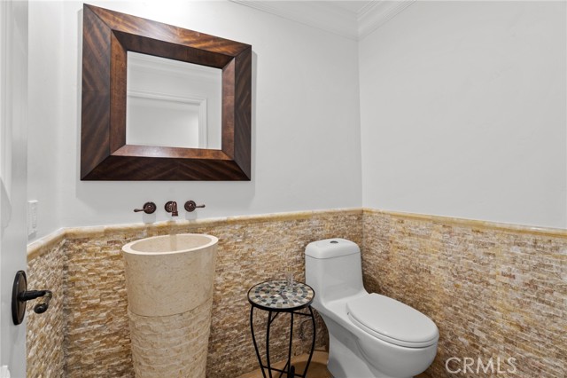 Detail Gallery Image 10 of 26 For 3677 Eddingham Ave, Calabasas,  CA 91302 - 6 Beds | 6/1 Baths