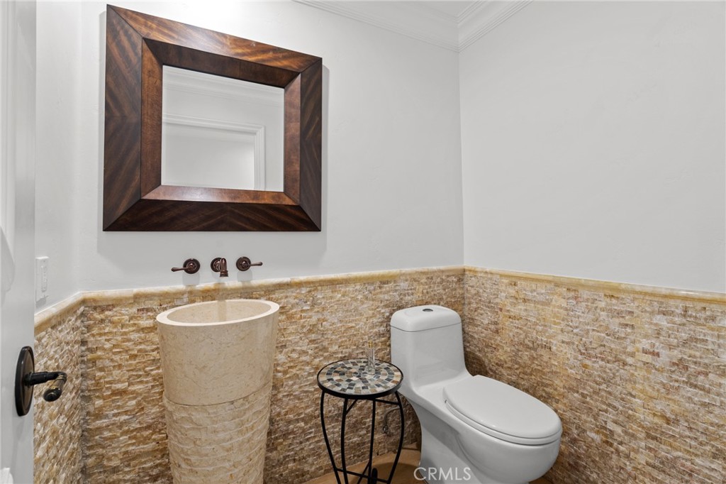 MLS #SR25275216 image #9