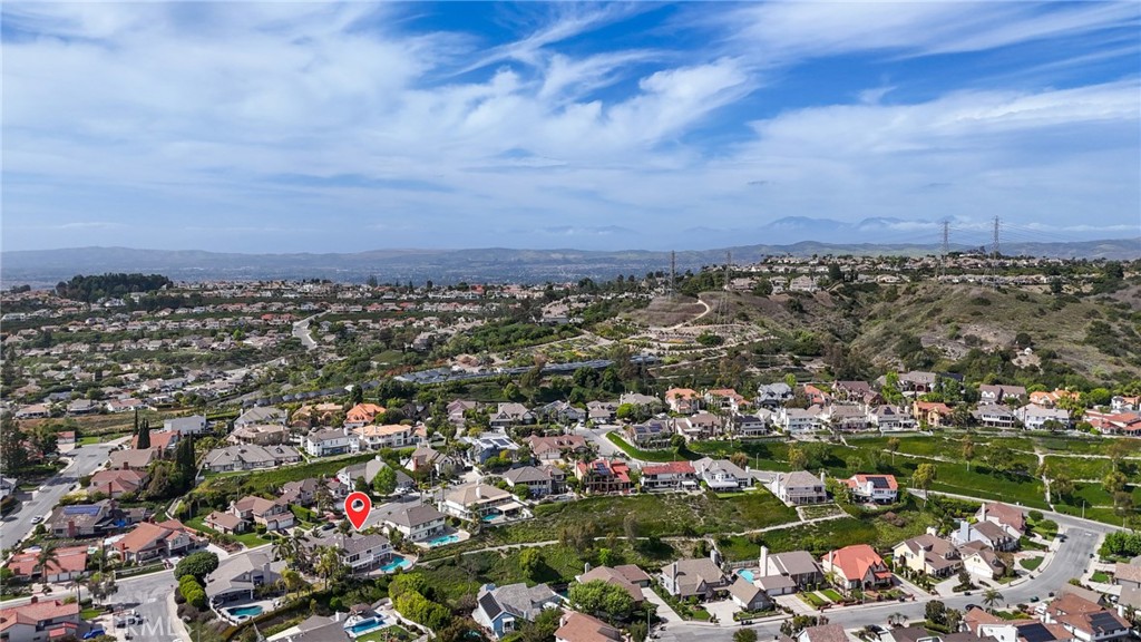 https://media.crmls.org/medias/f2a5e4e4-0195-400f-b4d6-da94863d3168.jpg?preset=X-Large