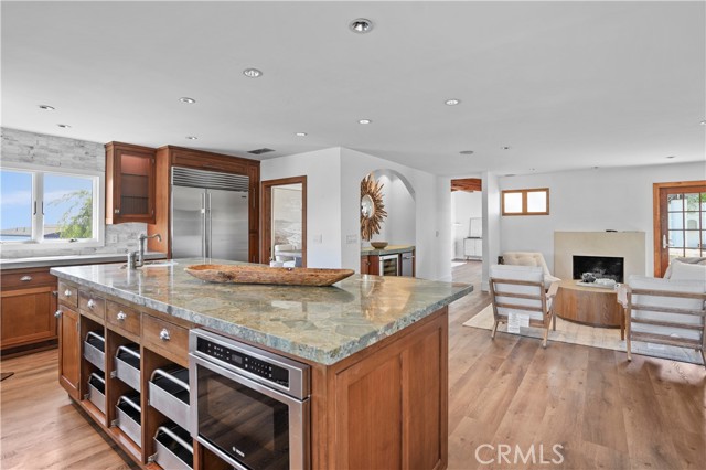 Detail Gallery Image 3 of 22 For 609 Seaward, Corona Del Mar,  CA 92625 - 4 Beds | 3 Baths