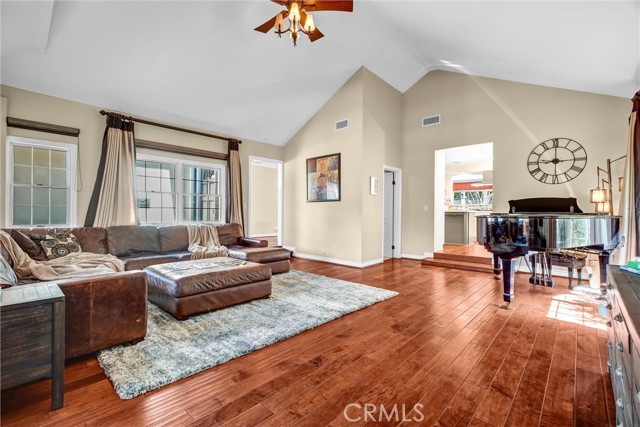 Detail Gallery Image 9 of 65 For 11872 Reagan, Los Alamitos,  CA 90720 - 4 Beds | 5 Baths