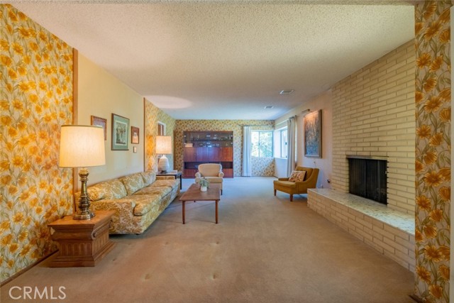 655 Fountain Springs Lane, Glendora CA: https://media.crmls.org/medias/f2a73920-4532-4ee6-b432-33afbb797c0e.jpg