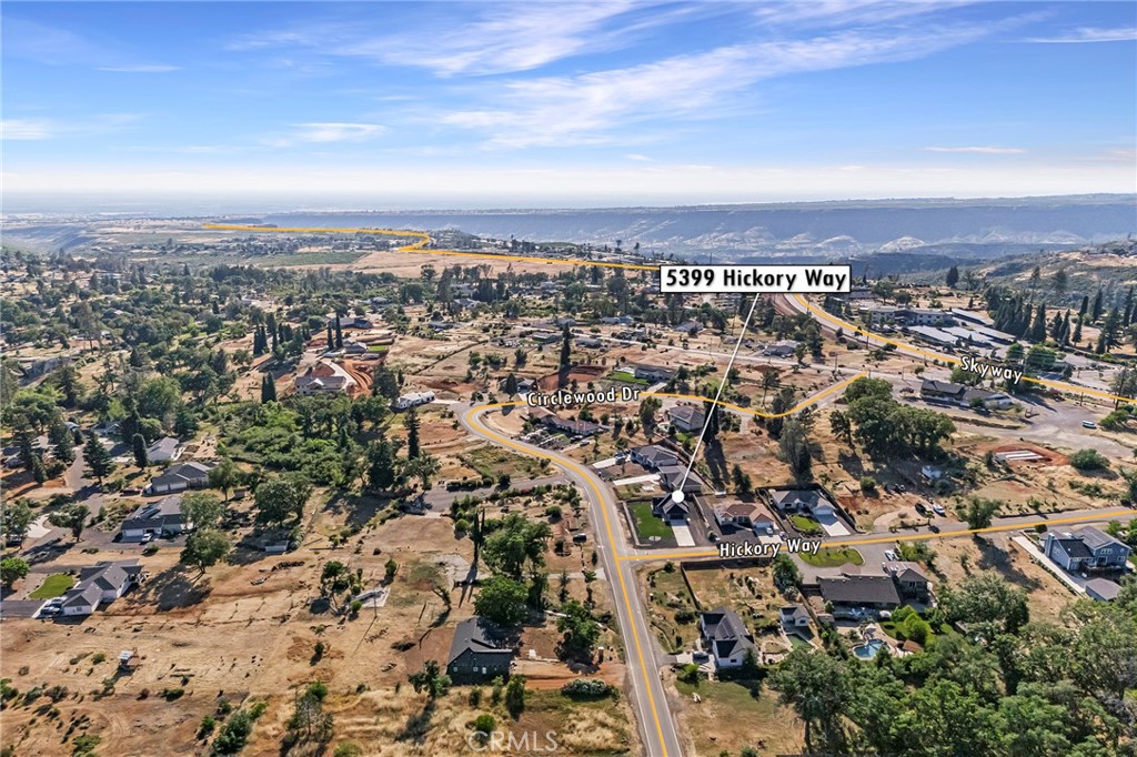 https://media.crmls.org/medias/f2a7f707-20da-41df-bade-36415342cd3d.jpg?preset=X-Large