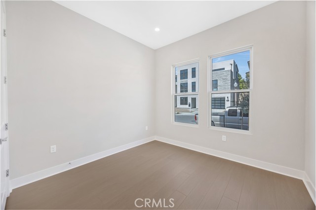 173 Creation, Irvine CA: https://media.crmls.org/medias/f2a81201-62d5-48a2-9c26-e585938fa946.jpg