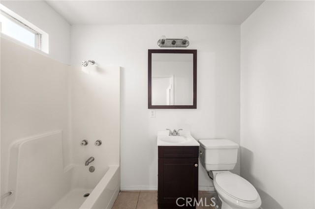 610 W Glen Lyn Drive, Glendora CA: https://media.crmls.org/medias/f2a8460e-79c1-4d17-bf52-12c48d18933f.jpg