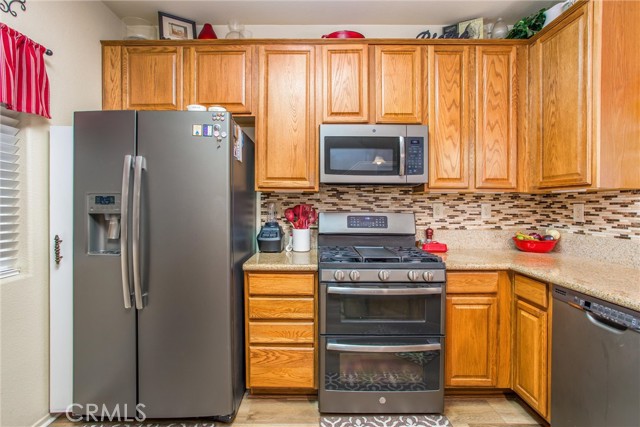 93 Kansas Street, Redlands CA: https://media.crmls.org/medias/f2a89fb9-486a-4419-af44-73f2c22b83ba.jpg