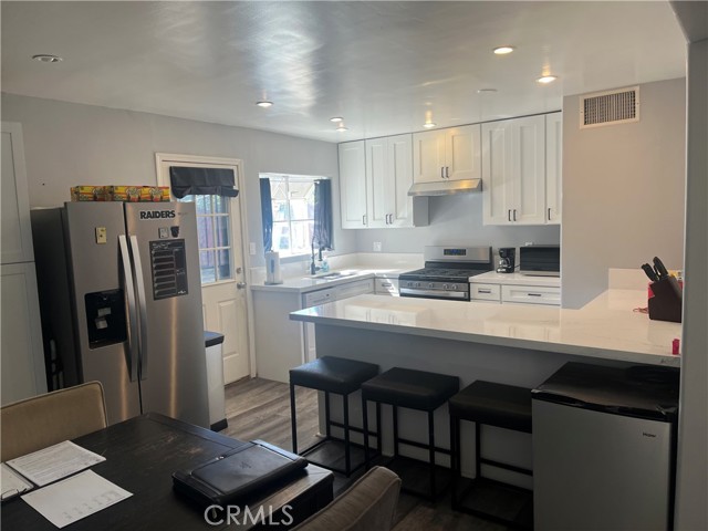 Detail Gallery Image 6 of 12 For 12184 Gladys, Yucaipa,  CA 92399 - 3 Beds | 2 Baths