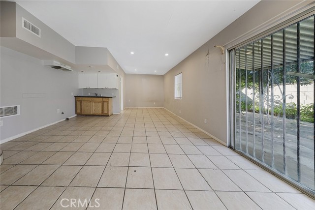 Detail Gallery Image 8 of 36 For 12557 Debell St, Pacoima,  CA 91331 - 4 Beds | 2 Baths