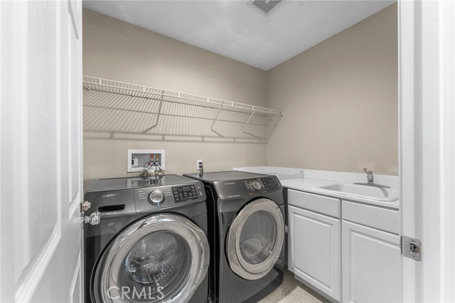 1581 Margit Street, Redlands CA: https://media.crmls.org/medias/f2aae8bd-bb81-4ab7-b0f1-d1816d1672f6.jpg