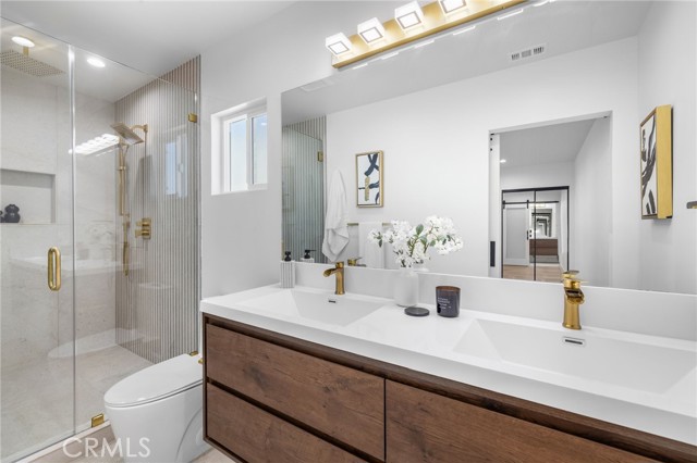 Detail Gallery Image 19 of 69 For 1504 N California, Burbank,  CA 91505 - – Beds | – Baths