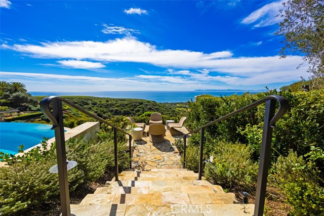 50 Pelican Crest, Newport Coast CA: https://media.crmls.org/medias/f2acd9f9-62f0-401f-847e-b1a00c83693c.jpg