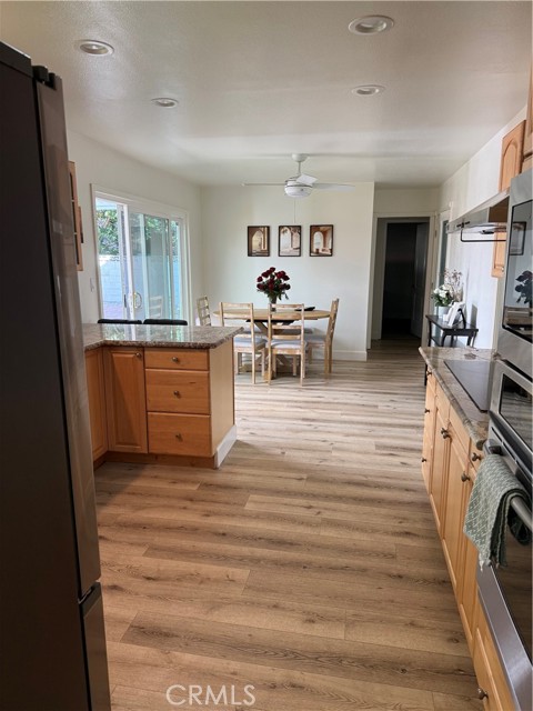 Detail Gallery Image 7 of 17 For 135 Lupe, Newbury Park,  CA 91320 - 4 Beds | 3 Baths