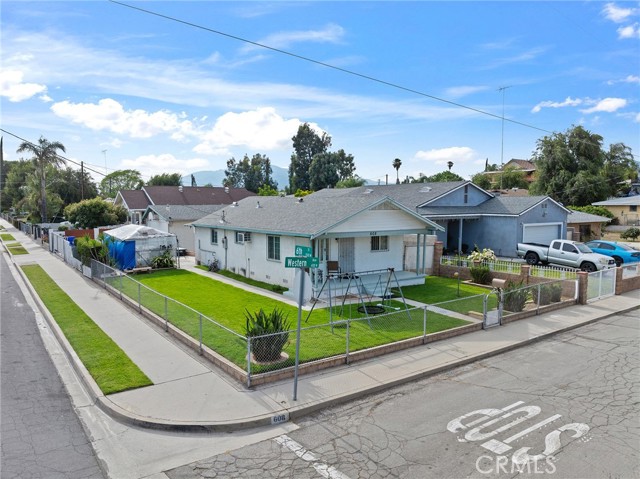 608 Western Avenue, San Bernardino CA: https://media.crmls.org/medias/f2ad1494-675b-4587-8e89-2d5af943f63a.jpg