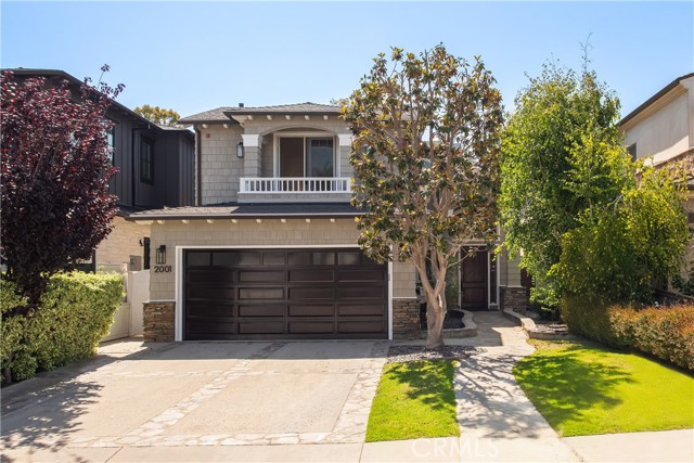 Detail Gallery Image 1 of 1 For 2001 Palm Ave, Manhattan Beach,  CA 90266 - 5 Beds | 4/1 Baths