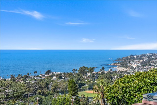 Detail Gallery Image 2 of 23 For 966 Coast View Dr, Laguna Beach,  CA 92651 - 3 Beds | 2 Baths