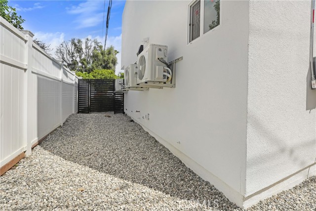 Detail Gallery Image 10 of 11 For 22567 Leadwell St, West Hills,  CA 91307 - 2 Beds | 1/1 Baths