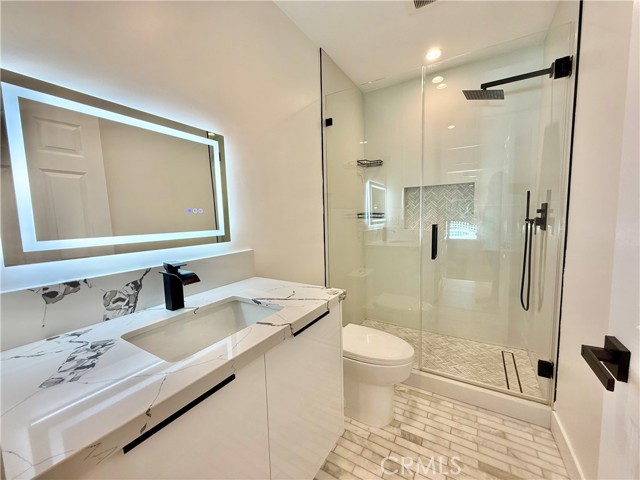 7443 Oakdale Avenue, Winnetka CA: https://media.crmls.org/medias/f2afabd6-ac35-475e-b2d5-dcab79793be6.jpg