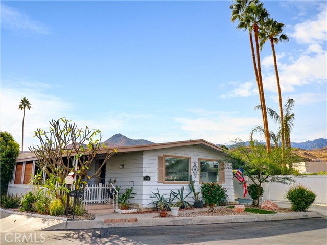 Detail Gallery Image 2 of 72 For 163 Yucca Dr, Palm Springs,  CA 92264 - 2 Beds | 2 Baths