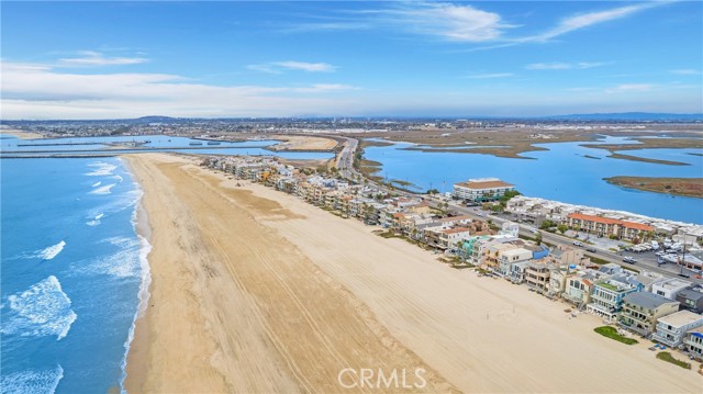 Detail Gallery Image 13 of 22 For 55 B Surfside Ave, Surfside,  CA 90740 - 4 Beds | 4 Baths