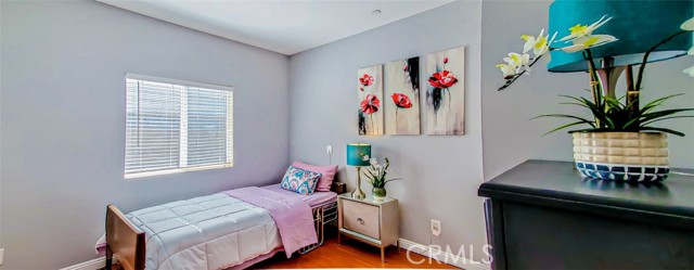 0, Lake Balboa CA: https://media.crmls.org/medias/f2b349f2-2b29-432f-8bb9-32cd8bb4595f.jpg