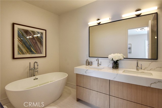 Detail Gallery Image 14 of 18 For 189 S Allen Ave #1,  Pasadena,  CA 91106 - 4 Beds | 3/1 Baths