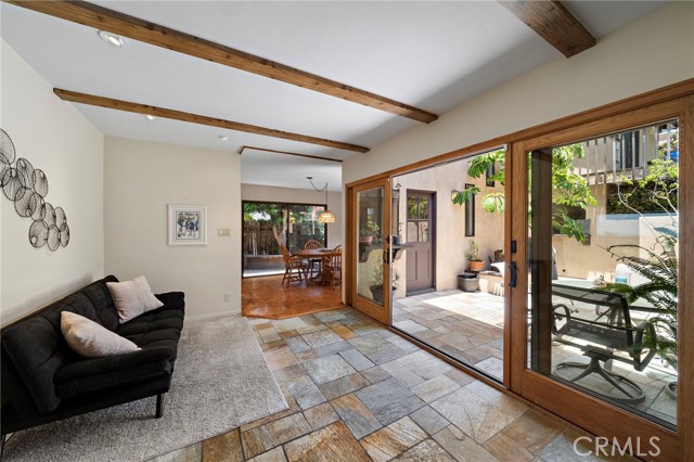 318 Avenida Santa Margarita, San Clemente CA: https://media.crmls.org/medias/f2b37fbc-6c6a-4148-9f40-e85a58945565.jpg