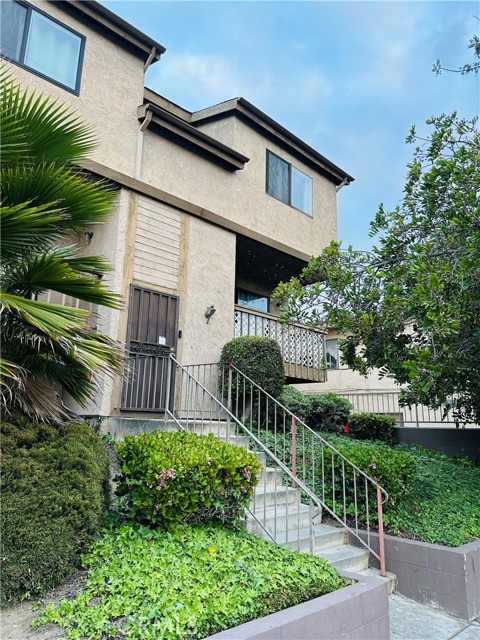 Detail Gallery Image 1 of 18 For 850 W 157th #6,  Gardena,  CA 90247 - 2 Beds | 2/1 Baths