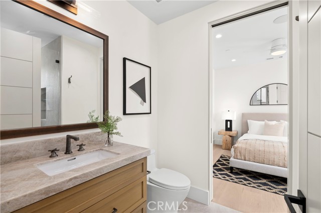 516 1/2 Larkspur Avenue, Corona del Mar CA: https://media.crmls.org/medias/f2b466b7-9169-4e0d-8ac3-a4190657509a.jpg