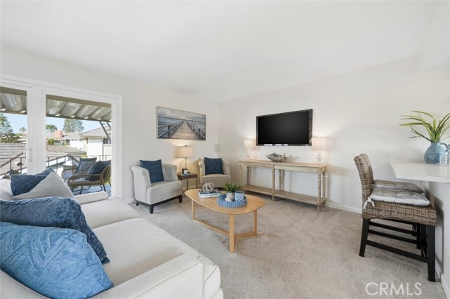 Detail Gallery Image 3 of 29 For 23005 Nadine Cir #B,  Torrance,  CA 90505 - 2 Beds | 1/1 Baths
