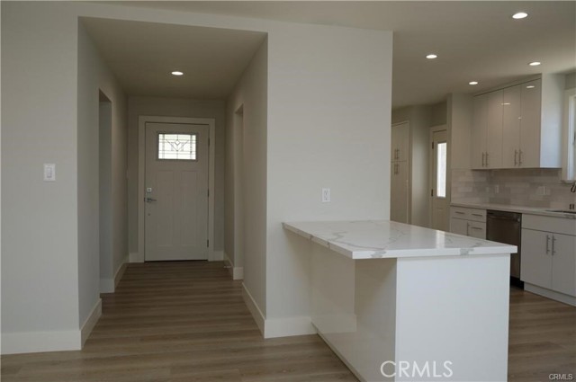 2031 Jolley Drive, Burbank CA: https://media.crmls.org/medias/f2b4eab1-3c0f-4943-a1a6-79fe5bb7d301.jpg
